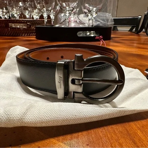 Salvatore Ferragamo Reversible Belt Size 85 Salvatore Ferragamo Reversible Leather Belt Black/Red Size 85 main image 4